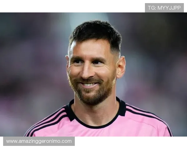 9.4分！MVP！梅西半场打卡带走胜利 3球迷场内追星